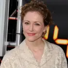 Leslie Hope